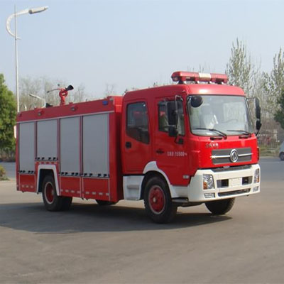 消 防 车